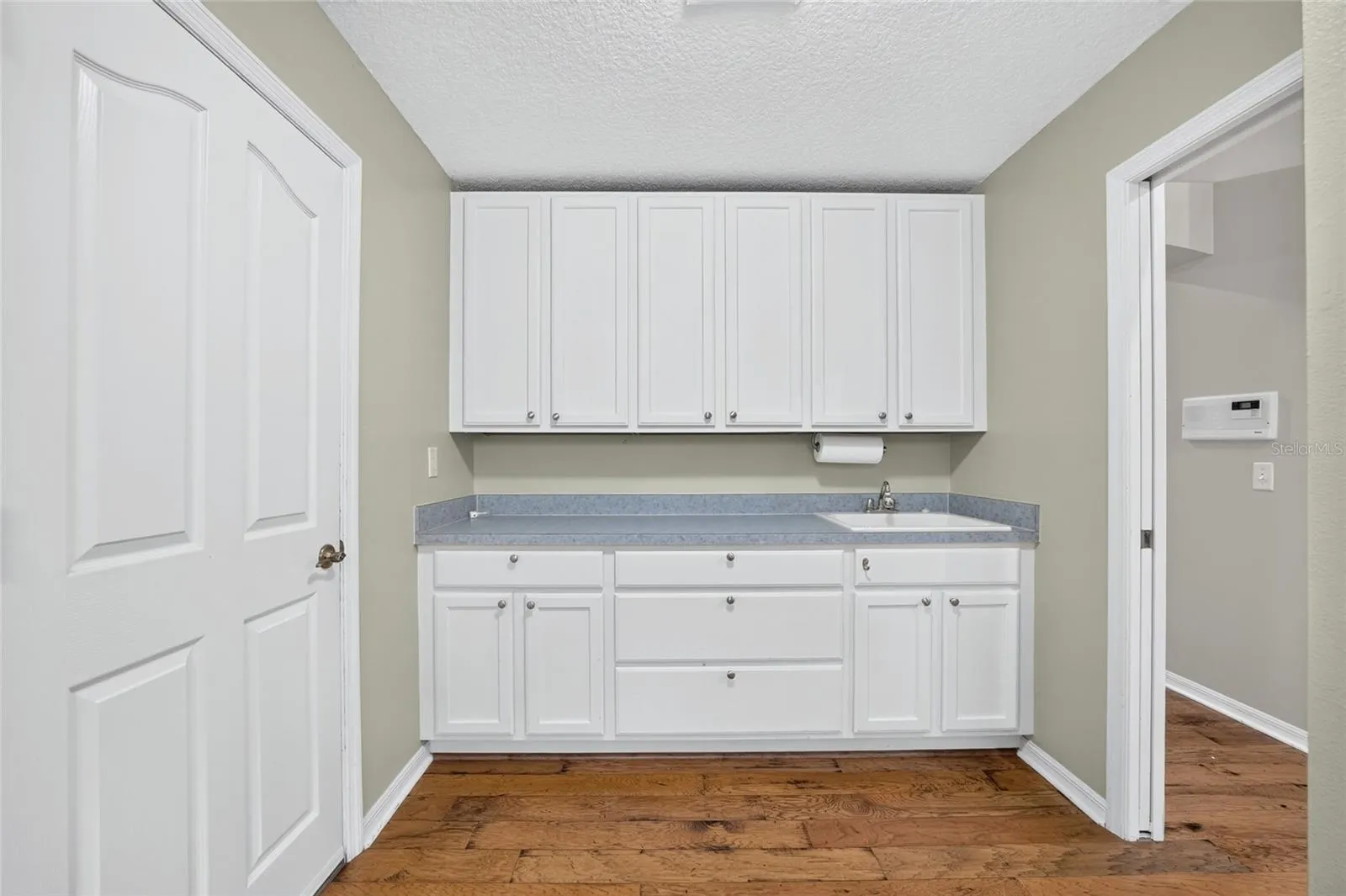 1177 OAK FOREST DR