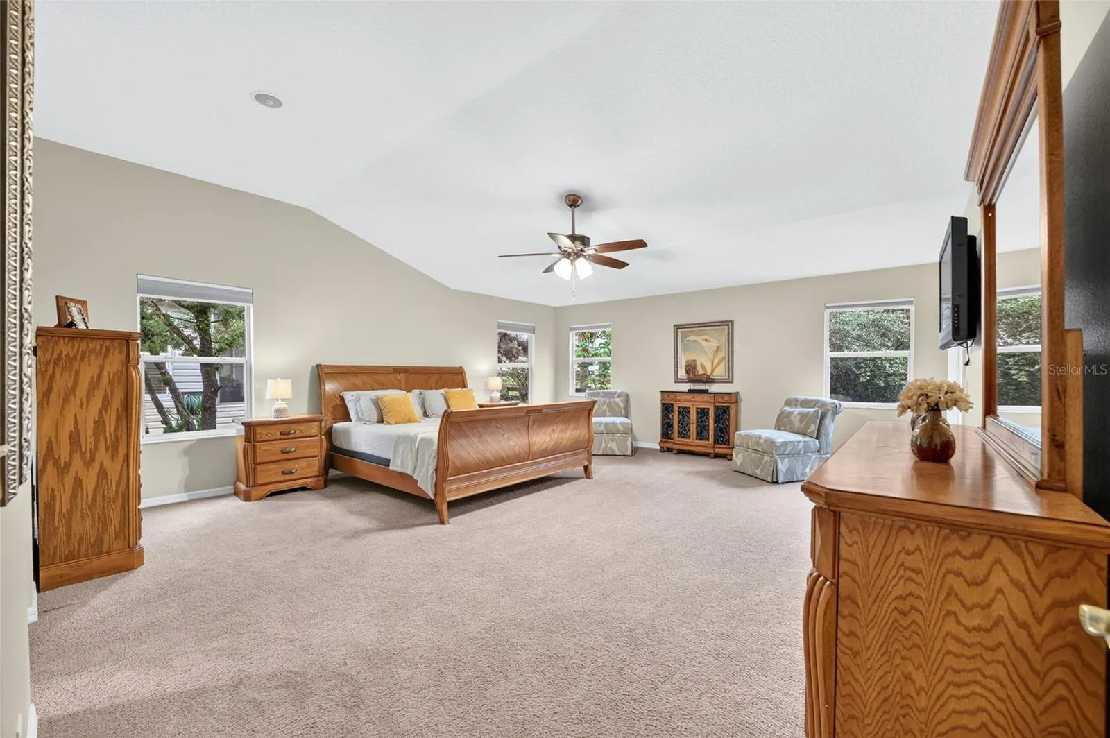 1177 OAK FOREST DR