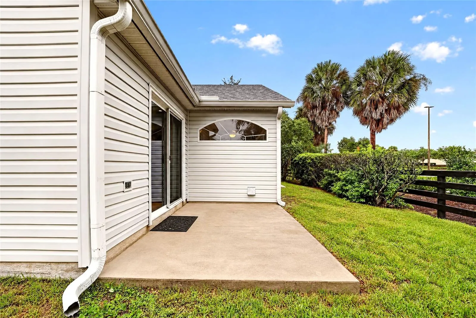 1177 OAK FOREST DR