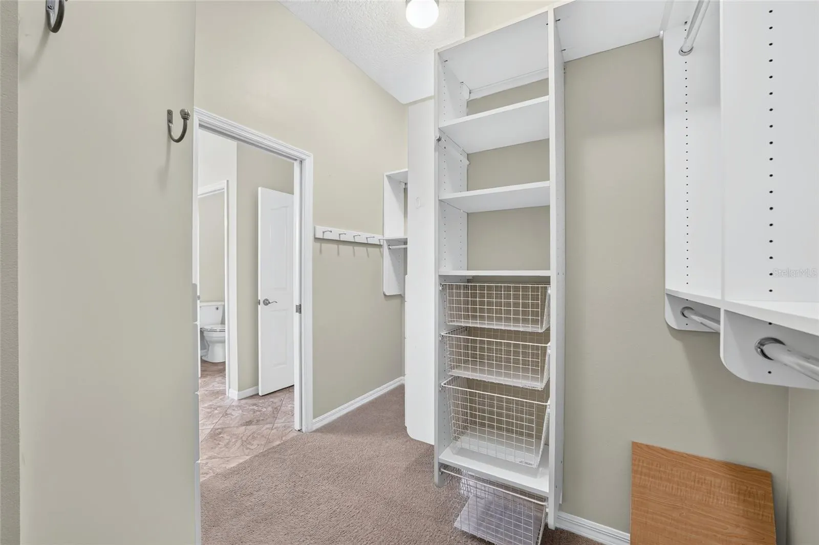 1177 OAK FOREST DR