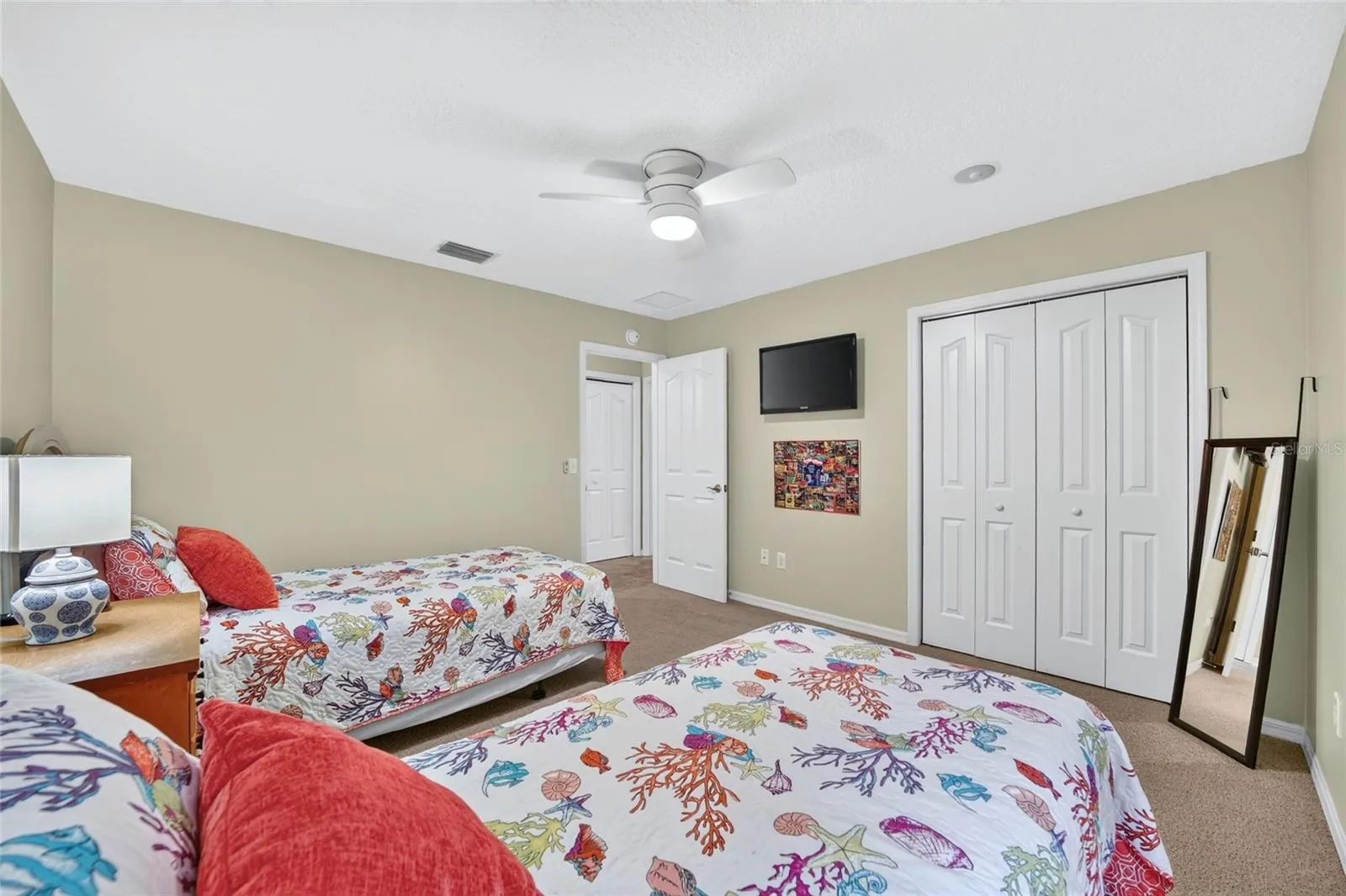 1177 OAK FOREST DR