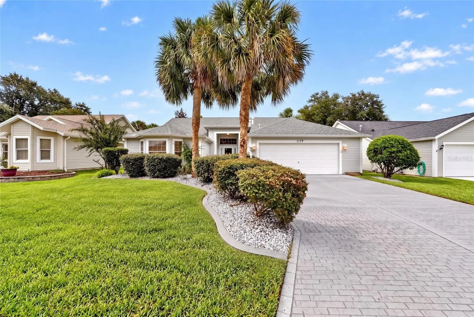 1177 OAK FOREST DR