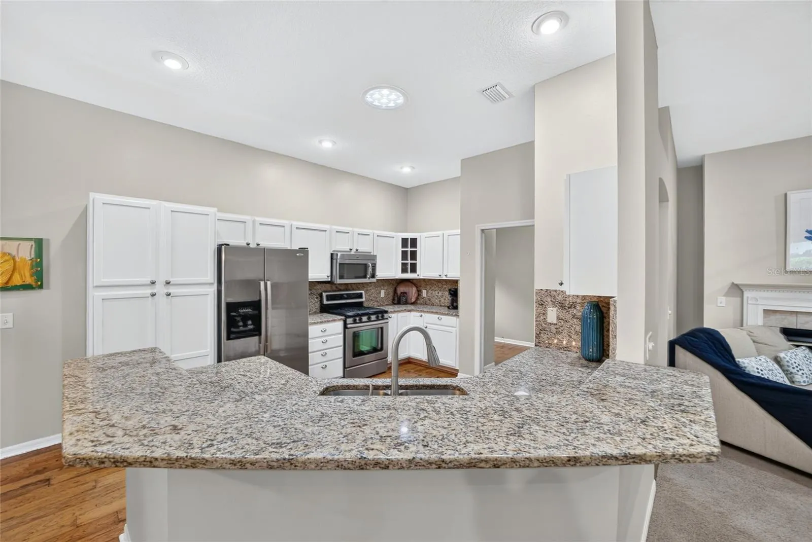 1177 OAK FOREST DR