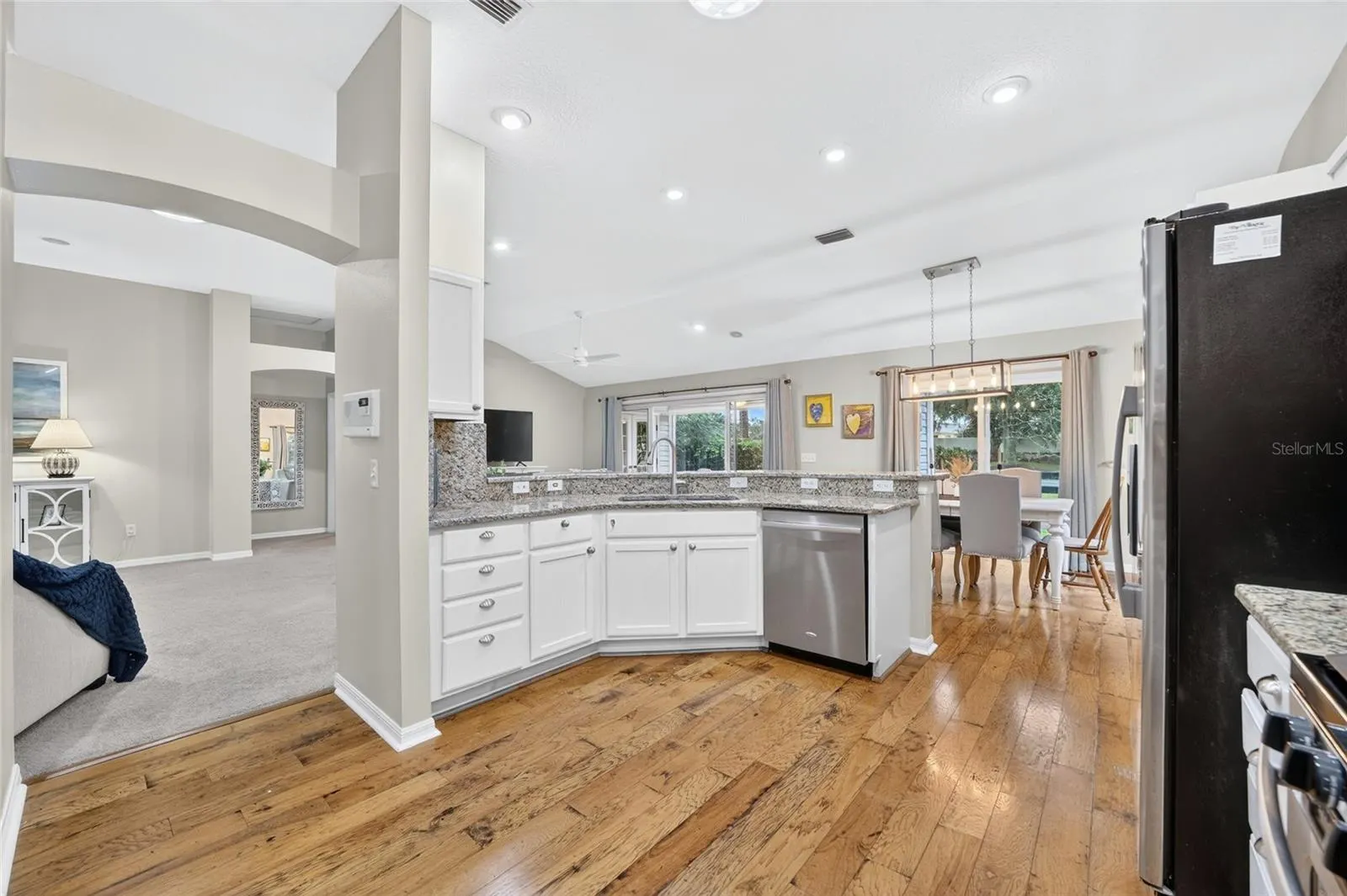 1177 OAK FOREST DR