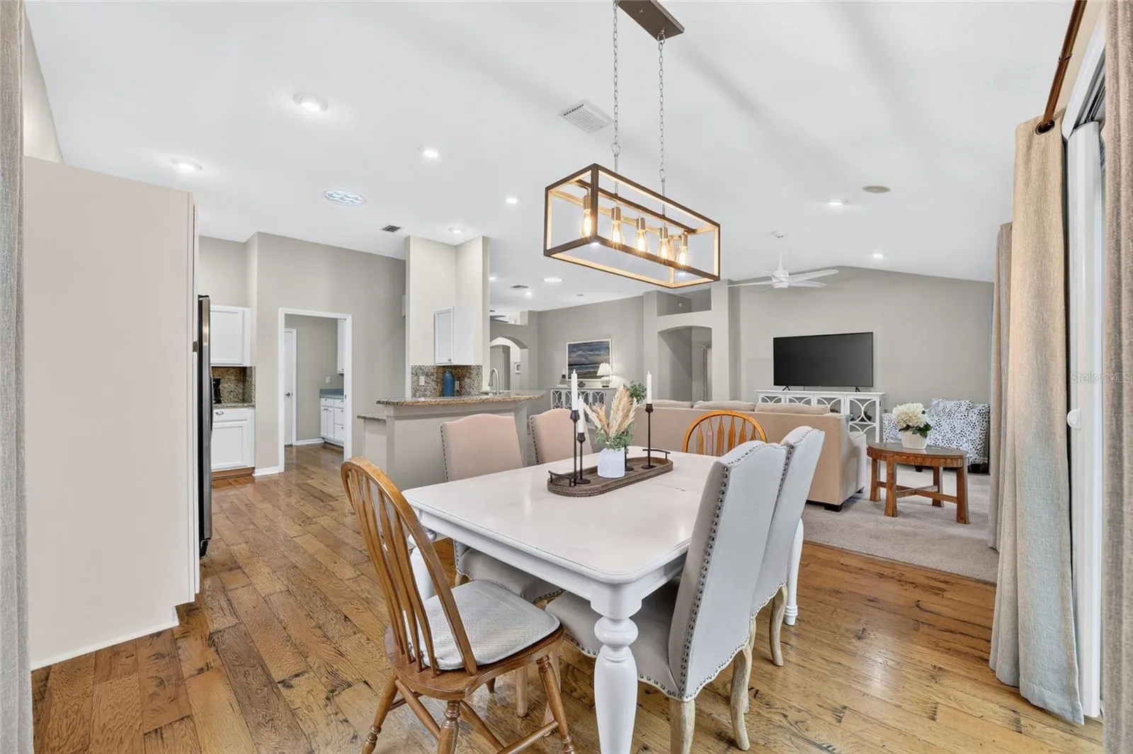 1177 OAK FOREST DR