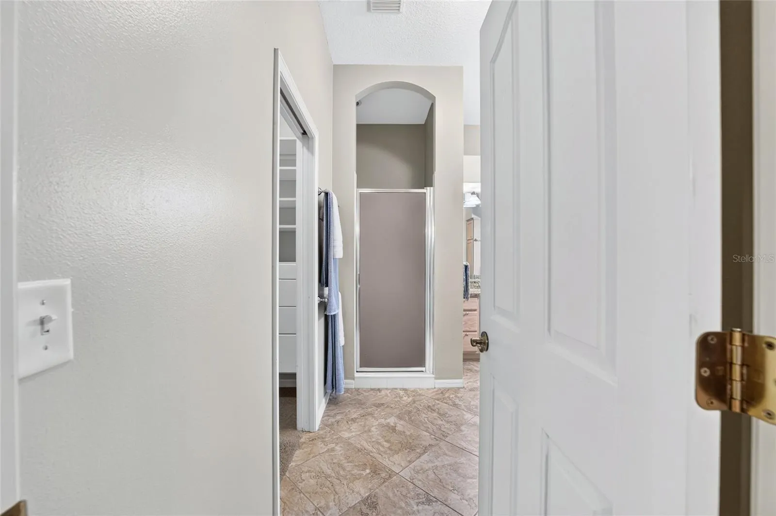 1177 OAK FOREST DR
