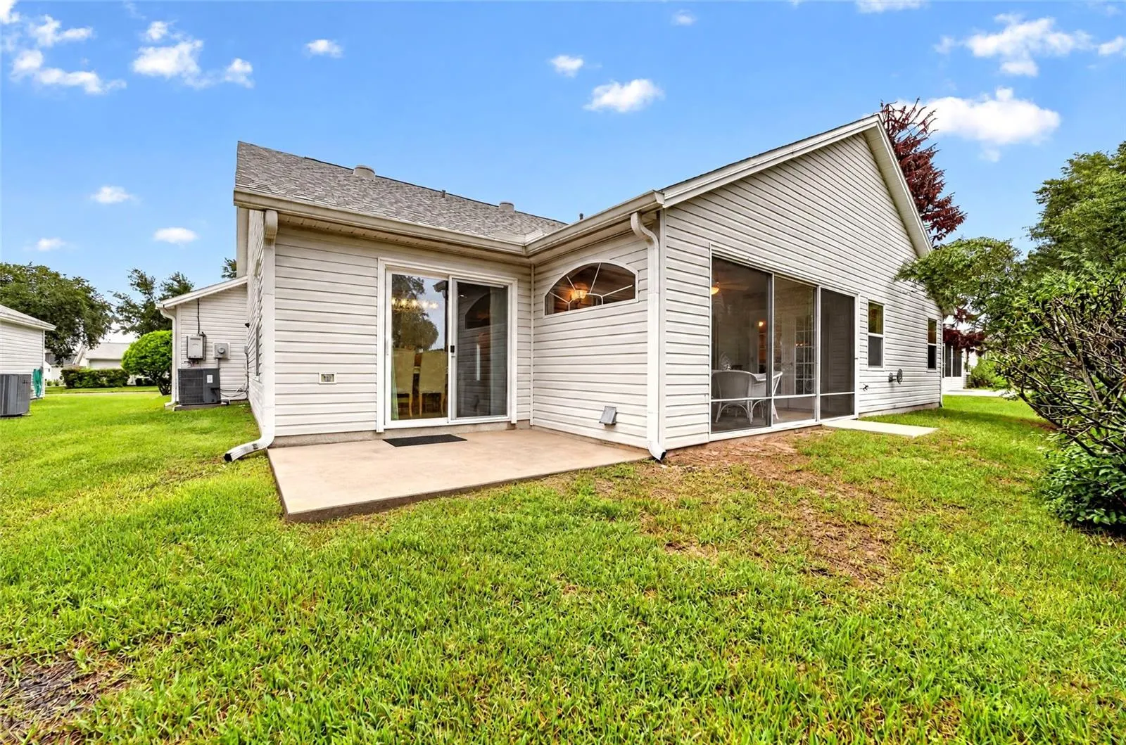 1177 OAK FOREST DR