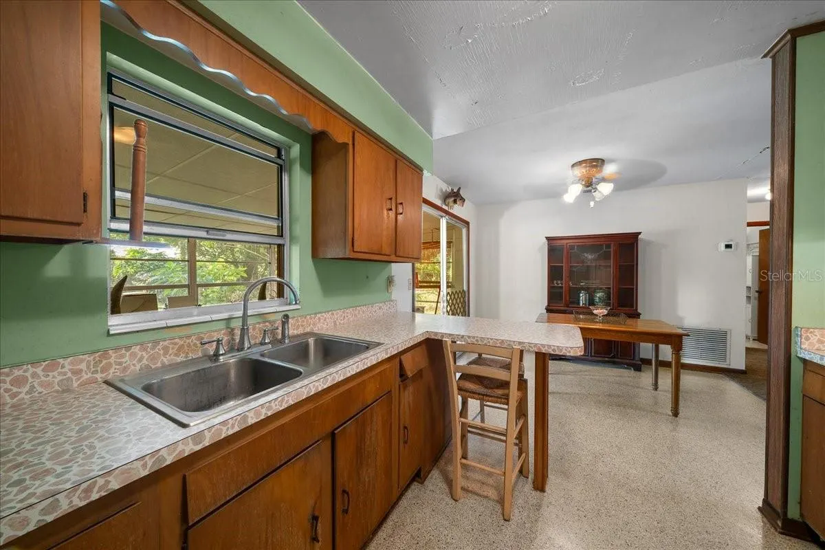 722 & 746 NE 35TH ST