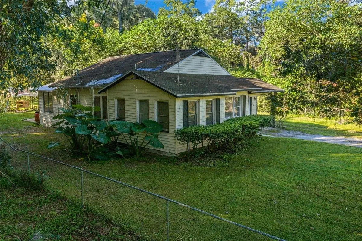722 & 746 NE 35TH ST