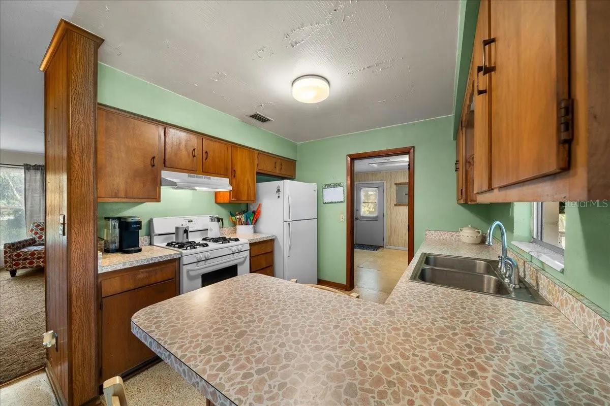 722 & 746 NE 35TH ST