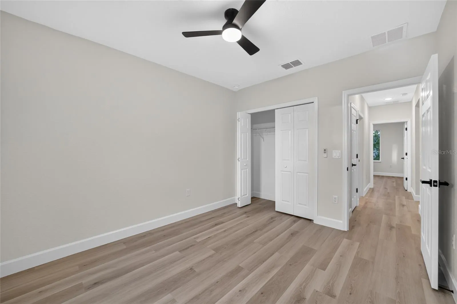 1 WALNUT DR