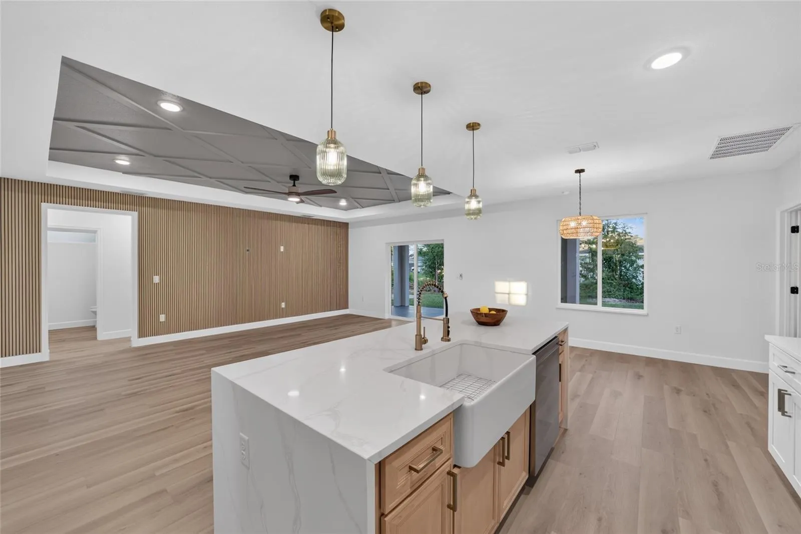 1 WALNUT DR