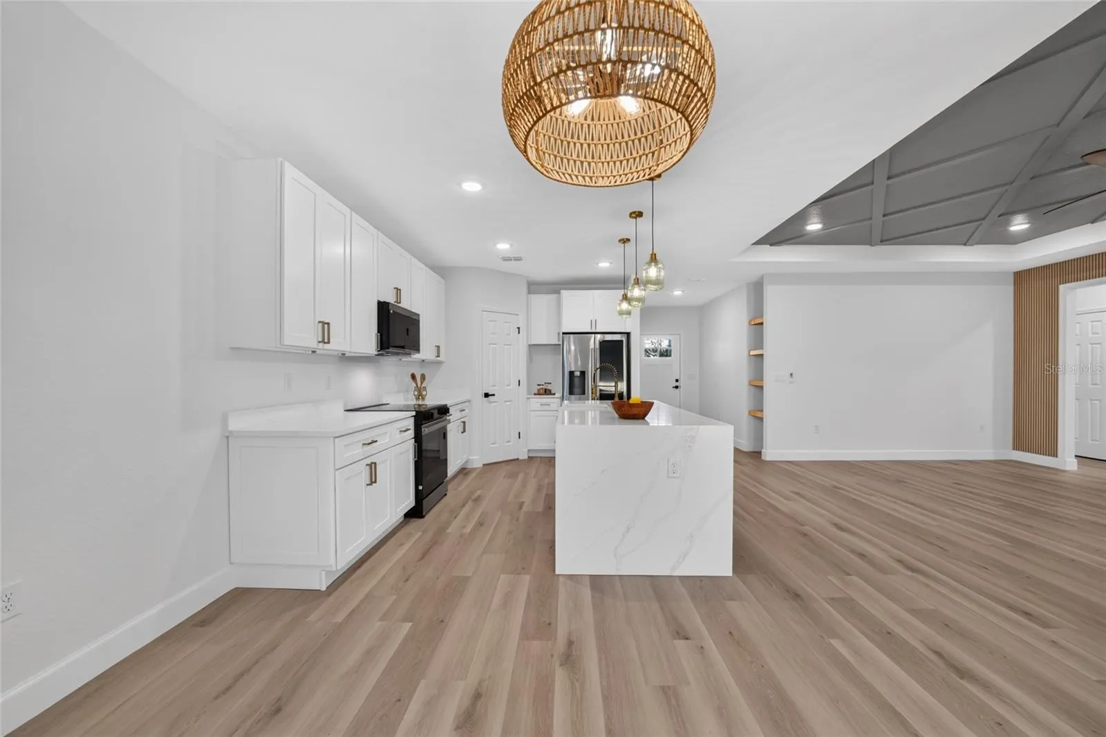 1 WALNUT DR