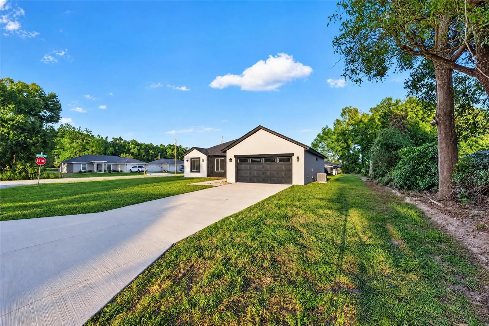 1 WALNUT DR