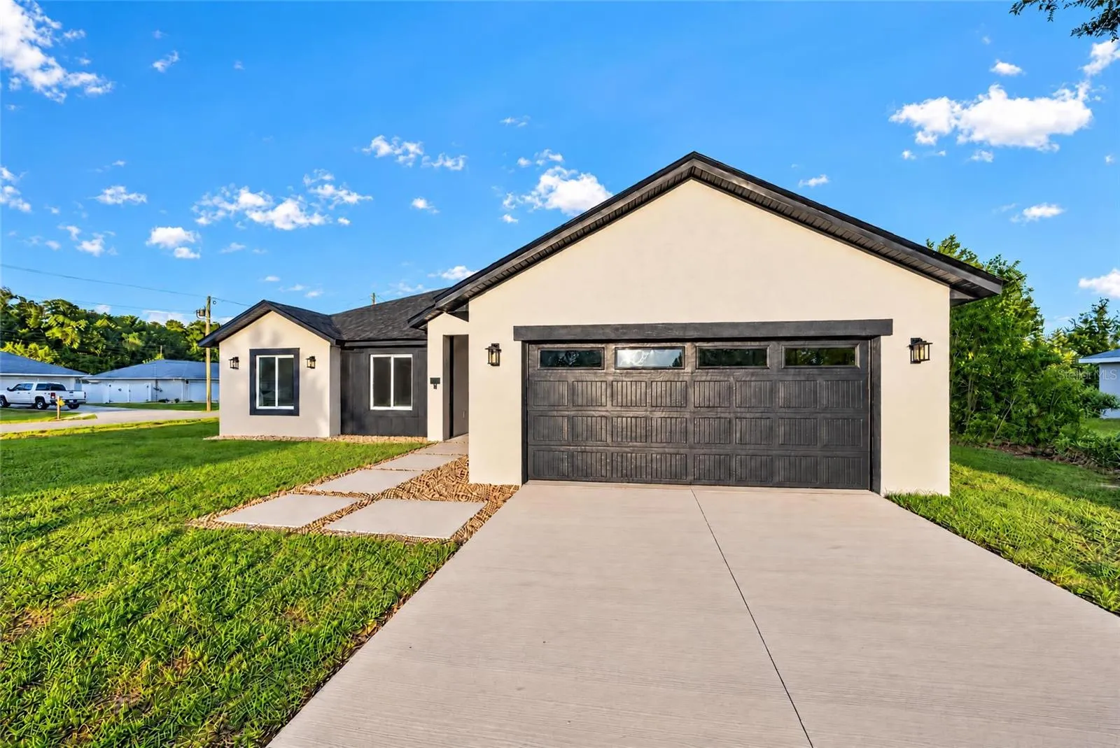 1 WALNUT DR