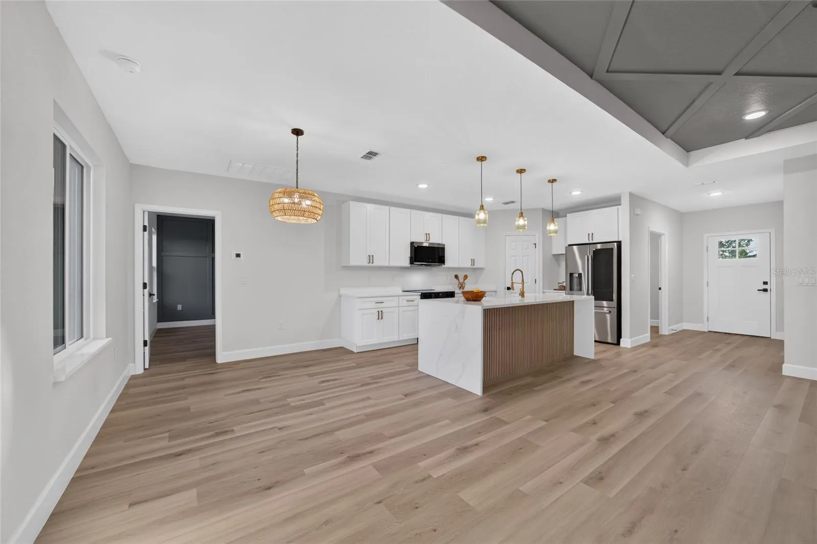 1 WALNUT DR