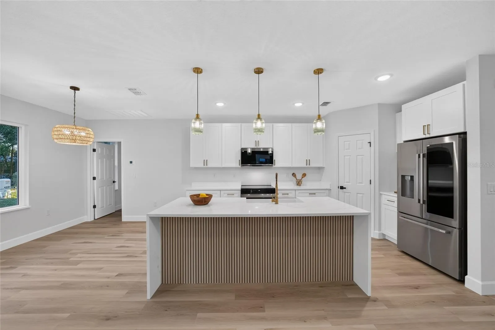 1 WALNUT DR