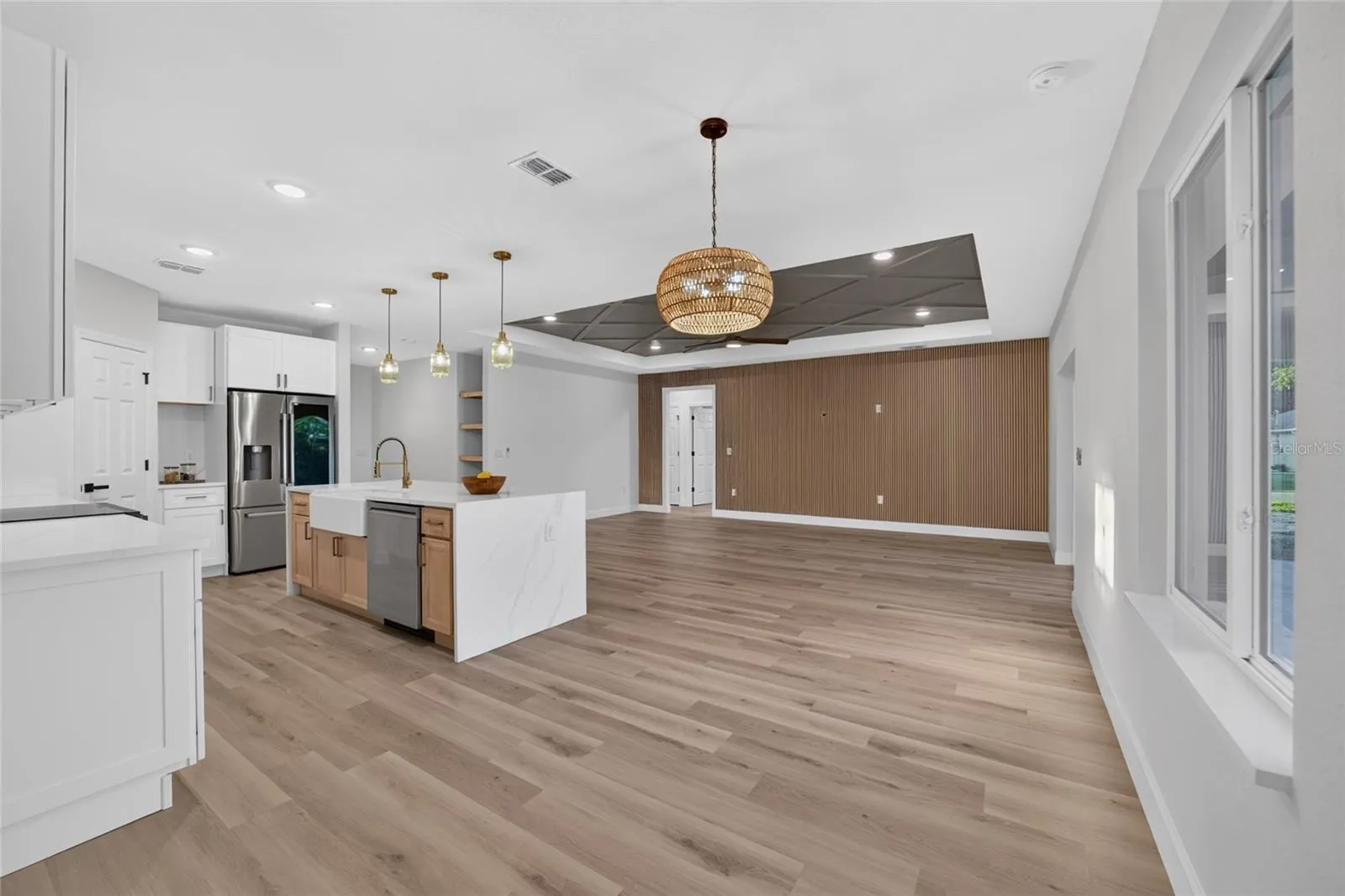 1 WALNUT DR