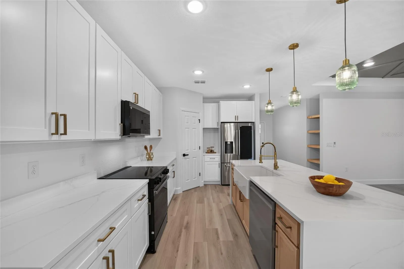 1 WALNUT DR