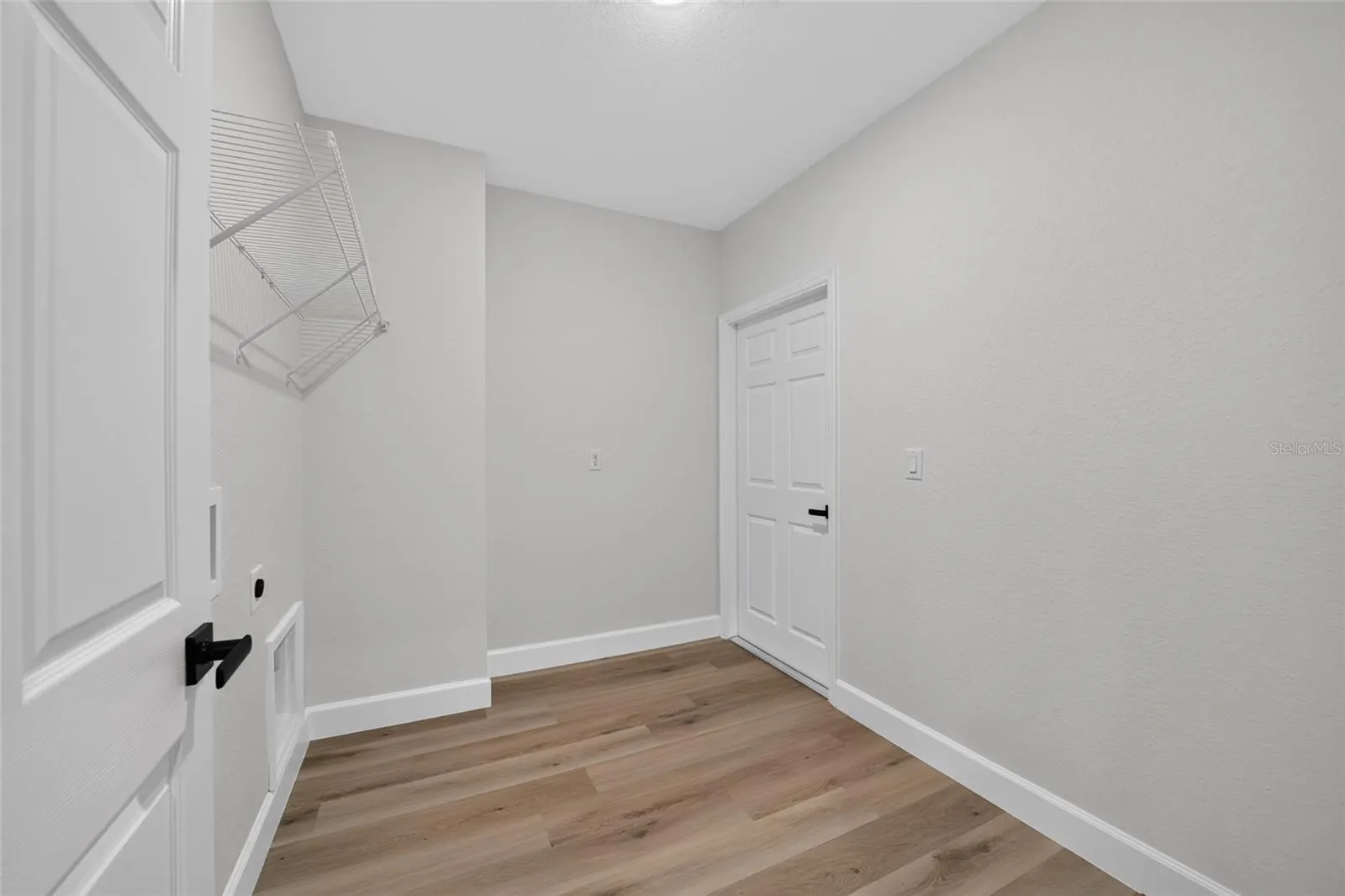1 WALNUT DR