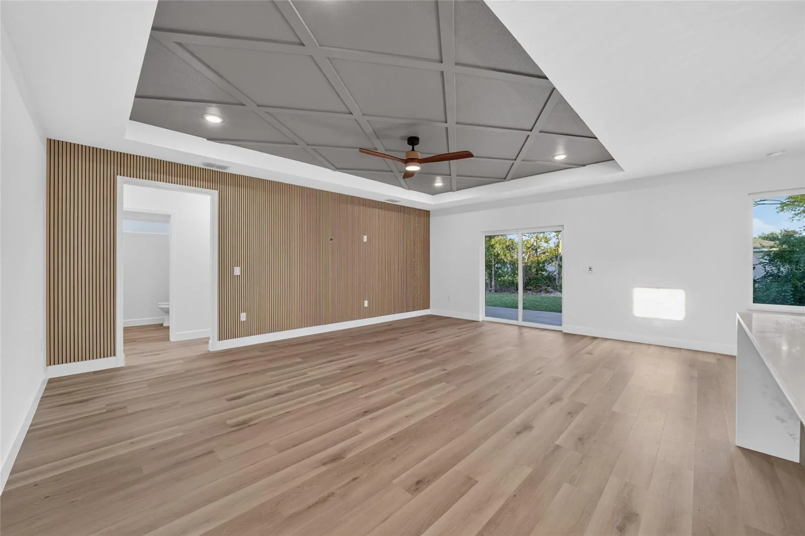1 WALNUT DR