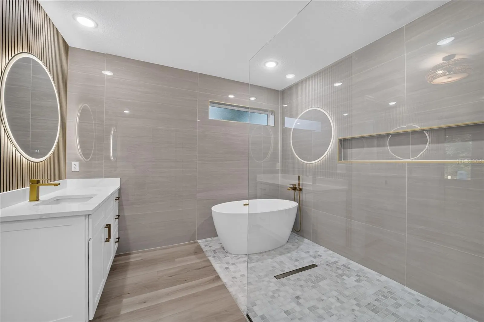 1 WALNUT DR