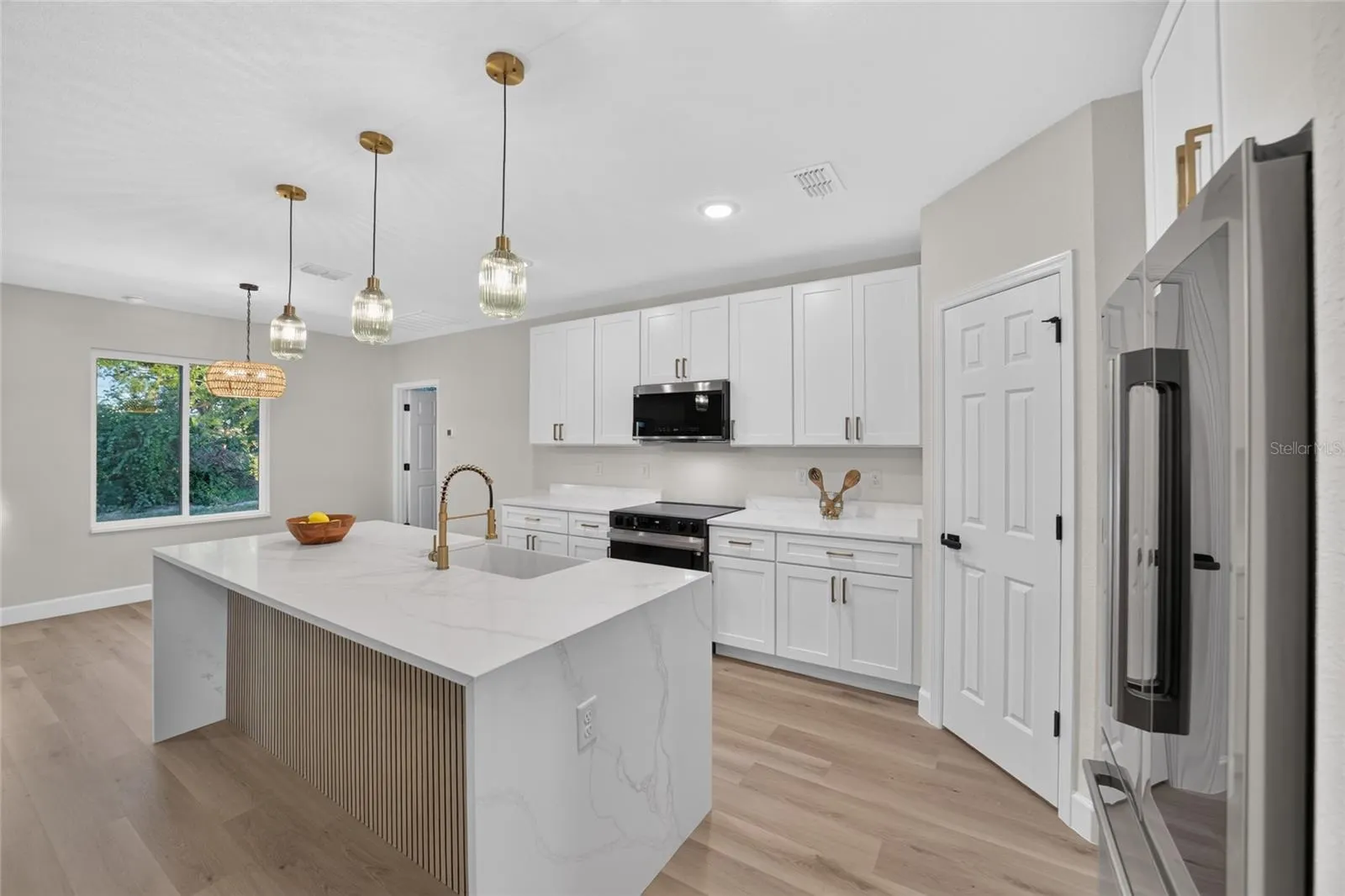 1 WALNUT DR