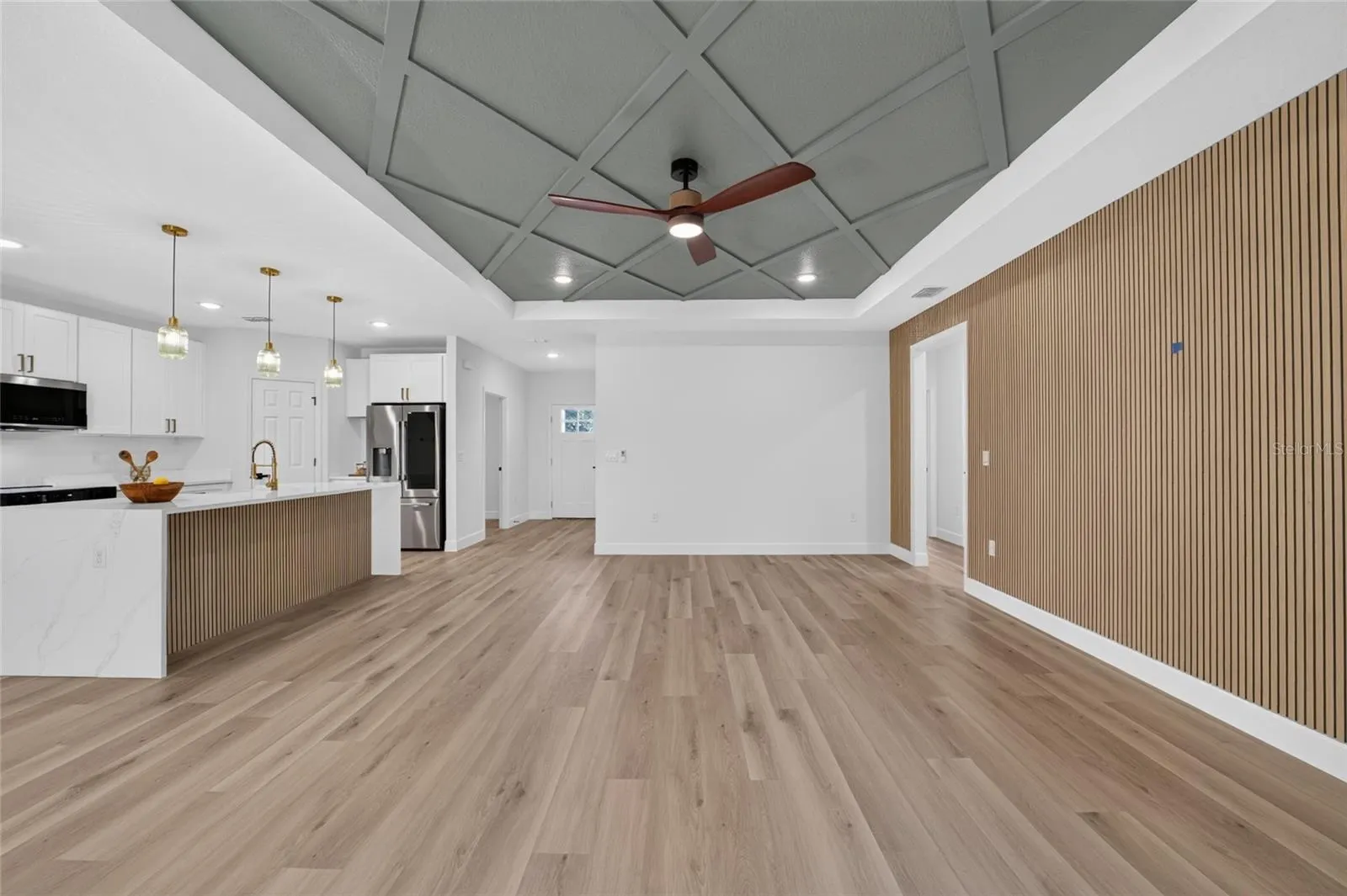 1 WALNUT DR
