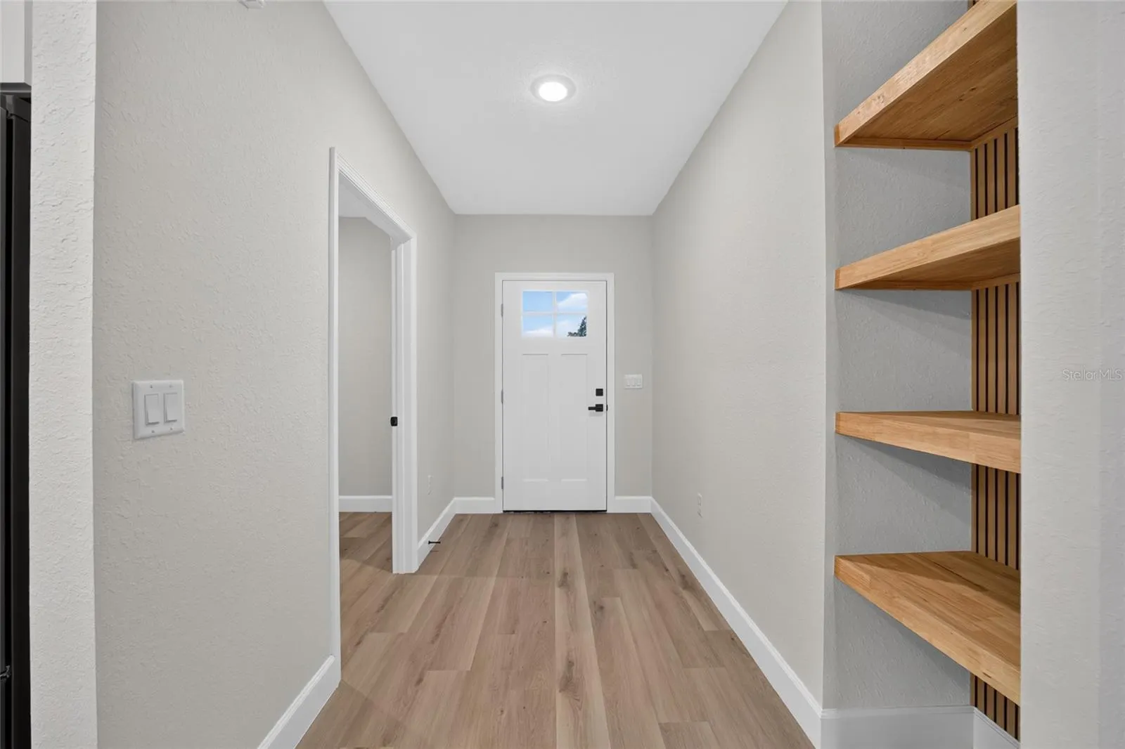 1 WALNUT DR