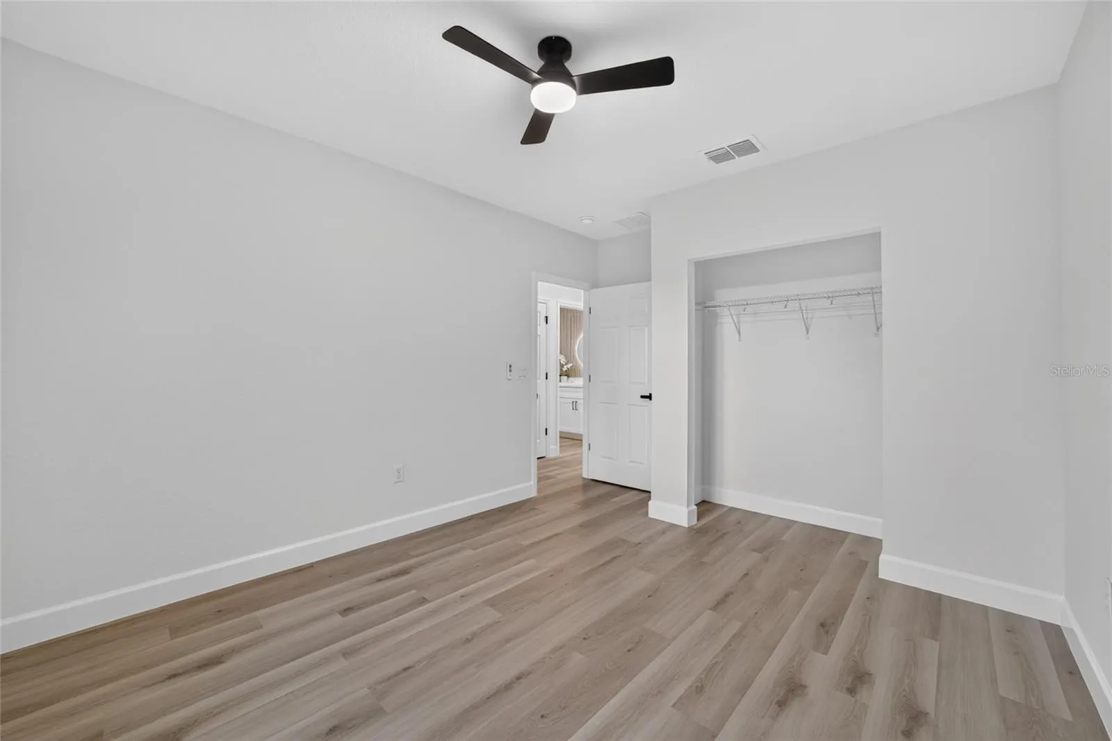 1 WALNUT DR