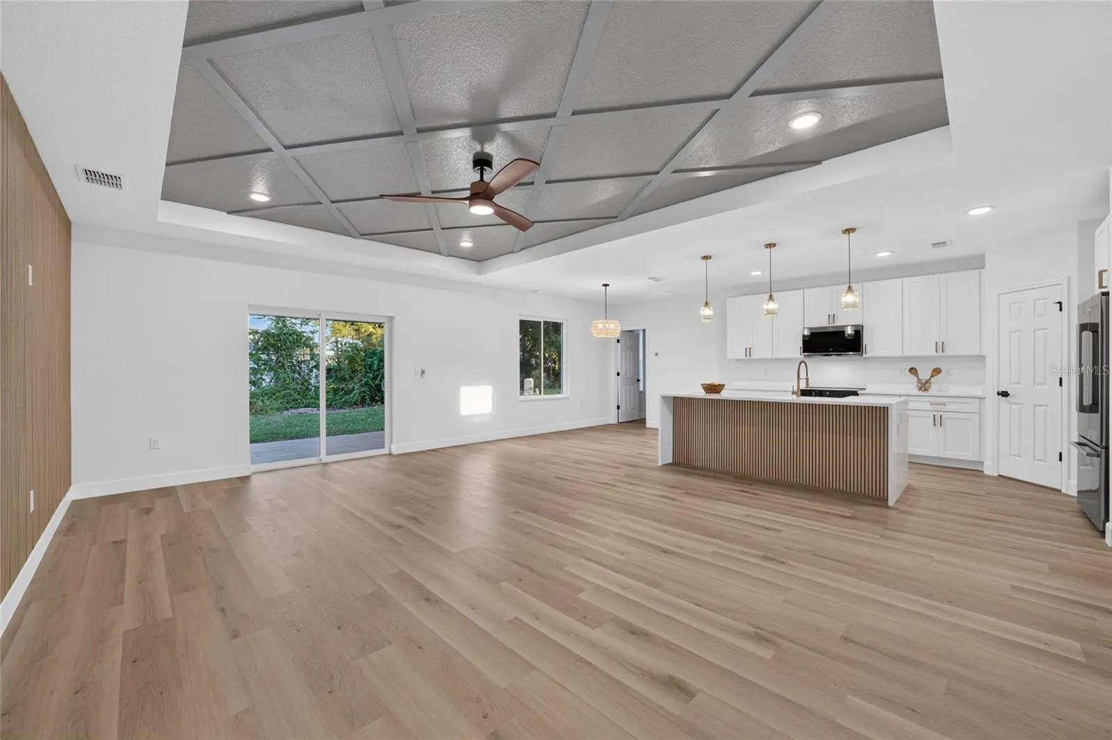 1 WALNUT DR