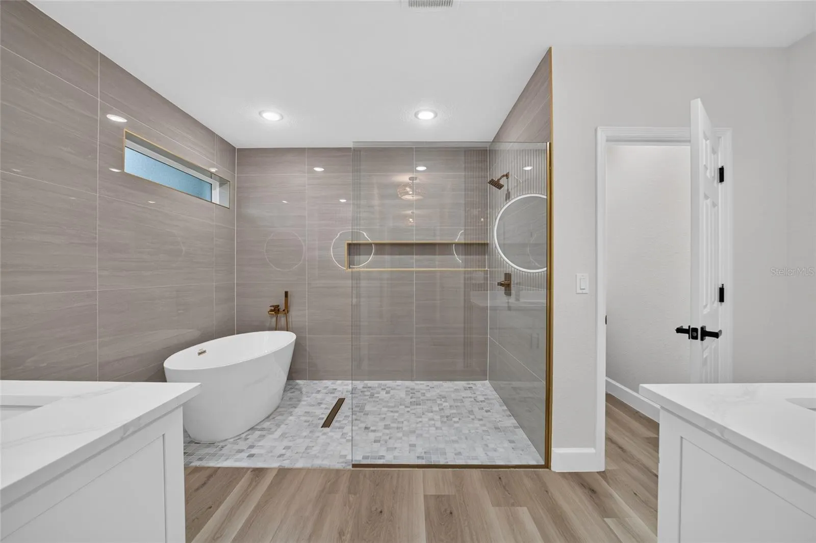 1 WALNUT DR