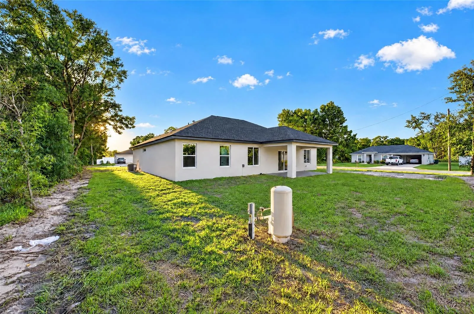 1 WALNUT DR