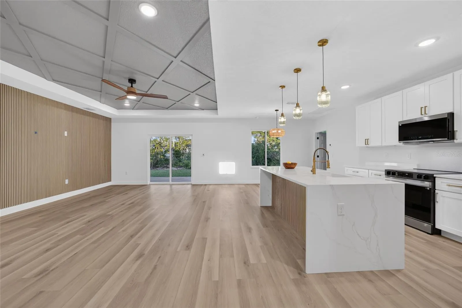 1 WALNUT DR