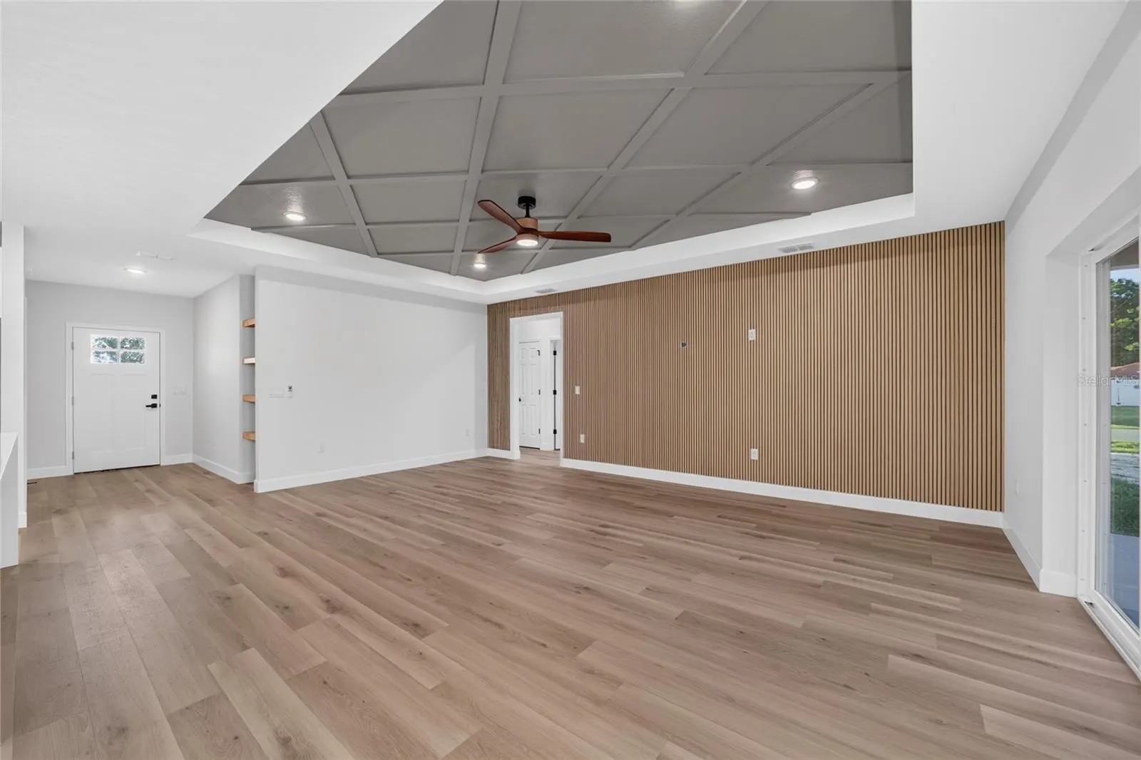 1 WALNUT DR