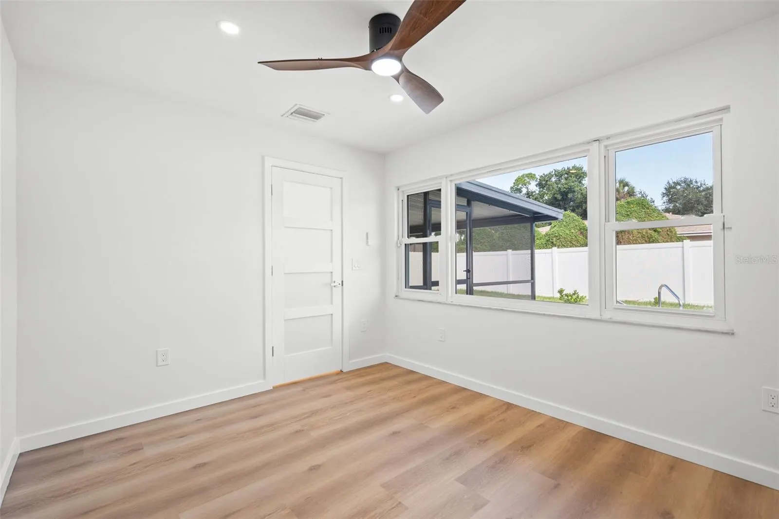 616 BROWN RD