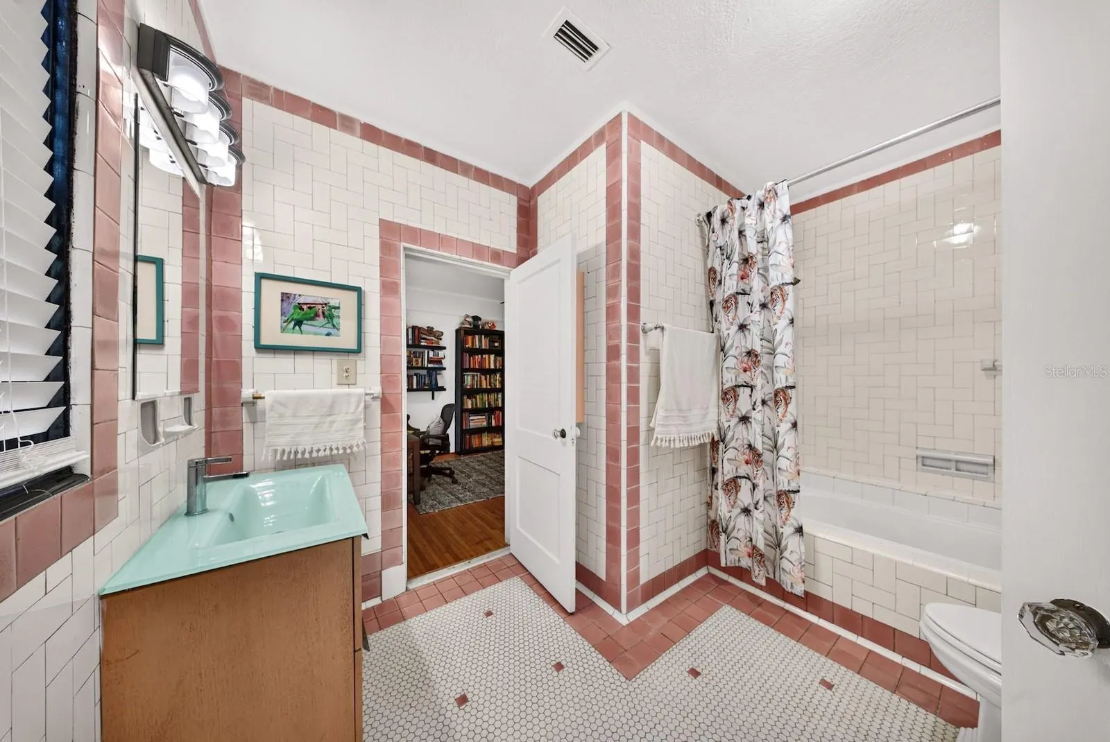 1410 ELGIN ST