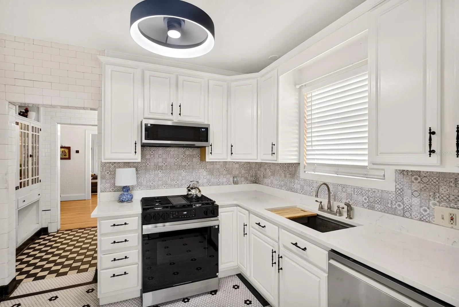 1410 ELGIN ST