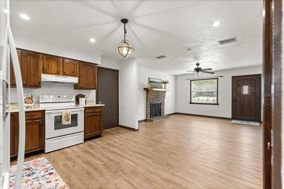 5741 NE 4TH PL