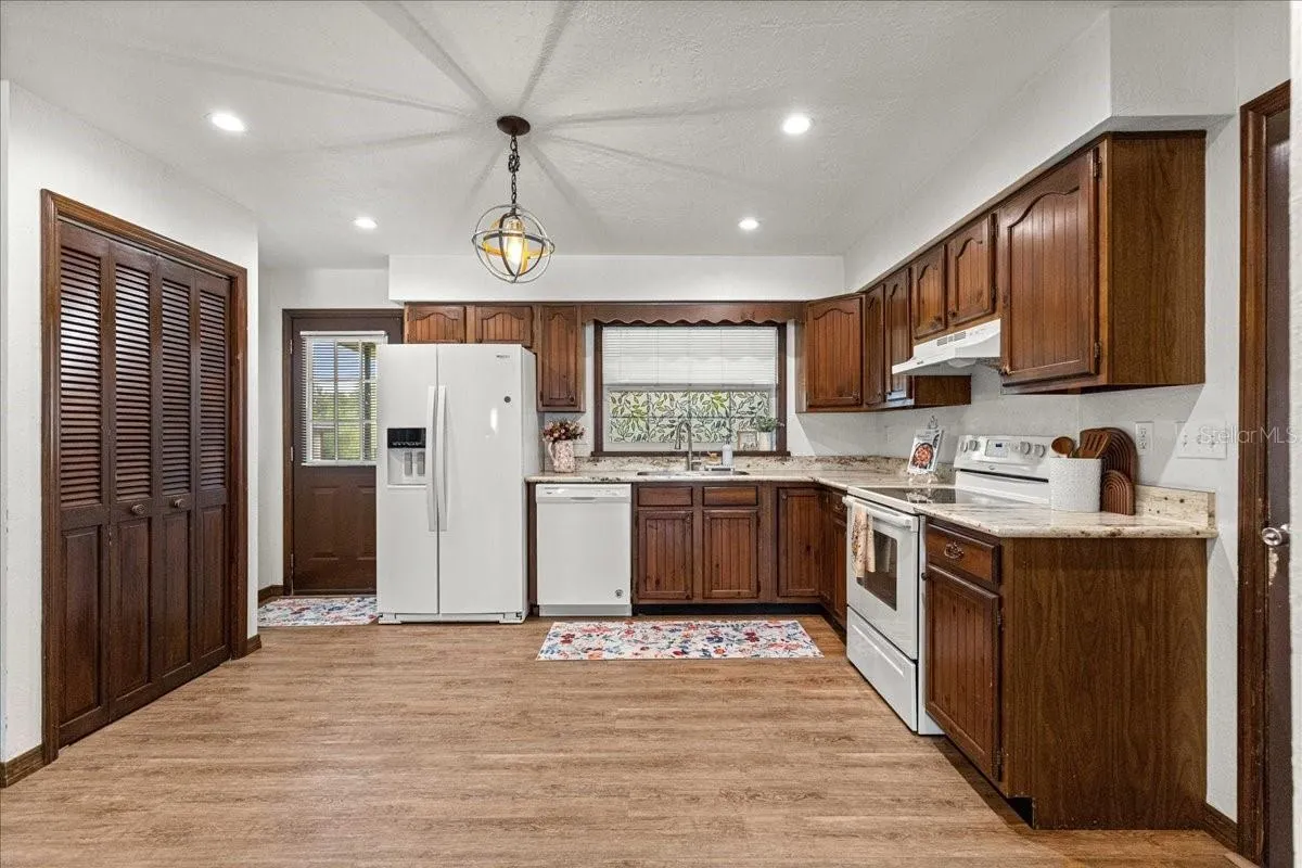 5741 NE 4TH PL