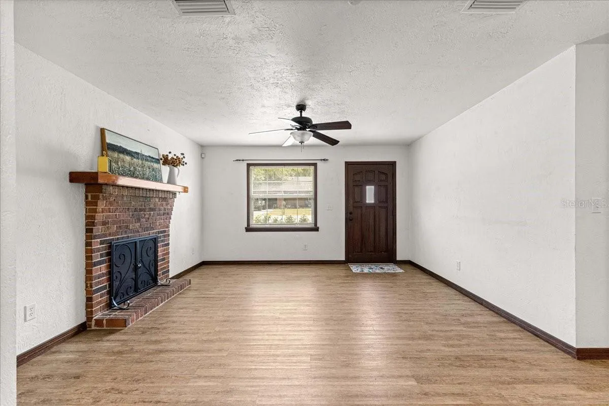 5741 NE 4TH PL