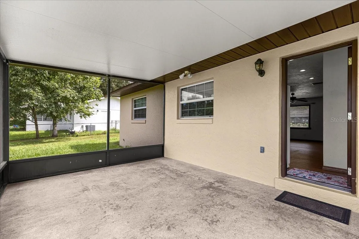 5741 NE 4TH PL