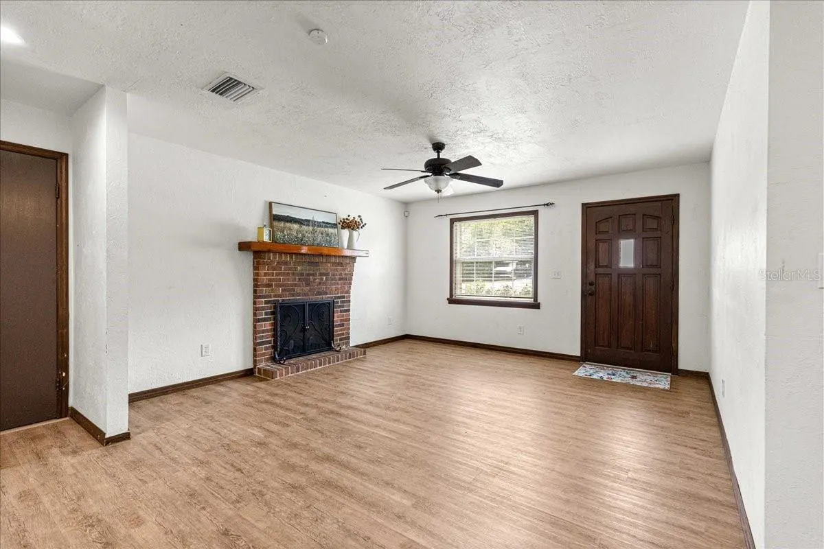 5741 NE 4TH PL