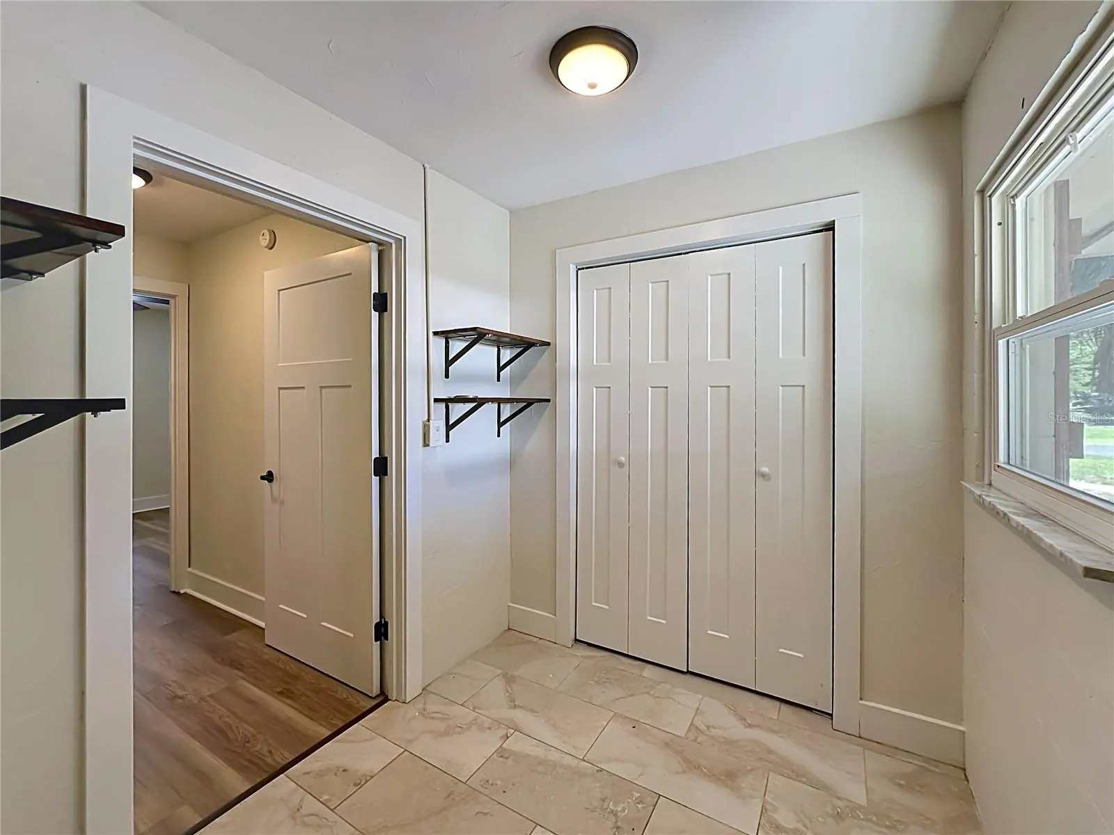 327 NE 6TH AVE