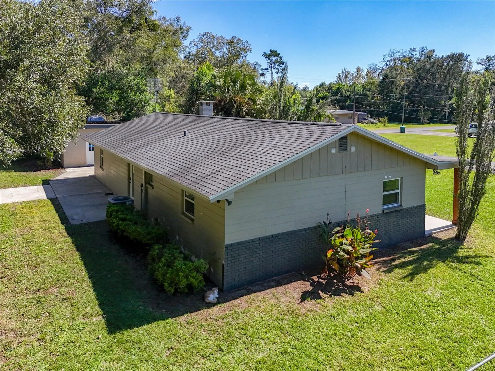 327 NE 6TH AVE