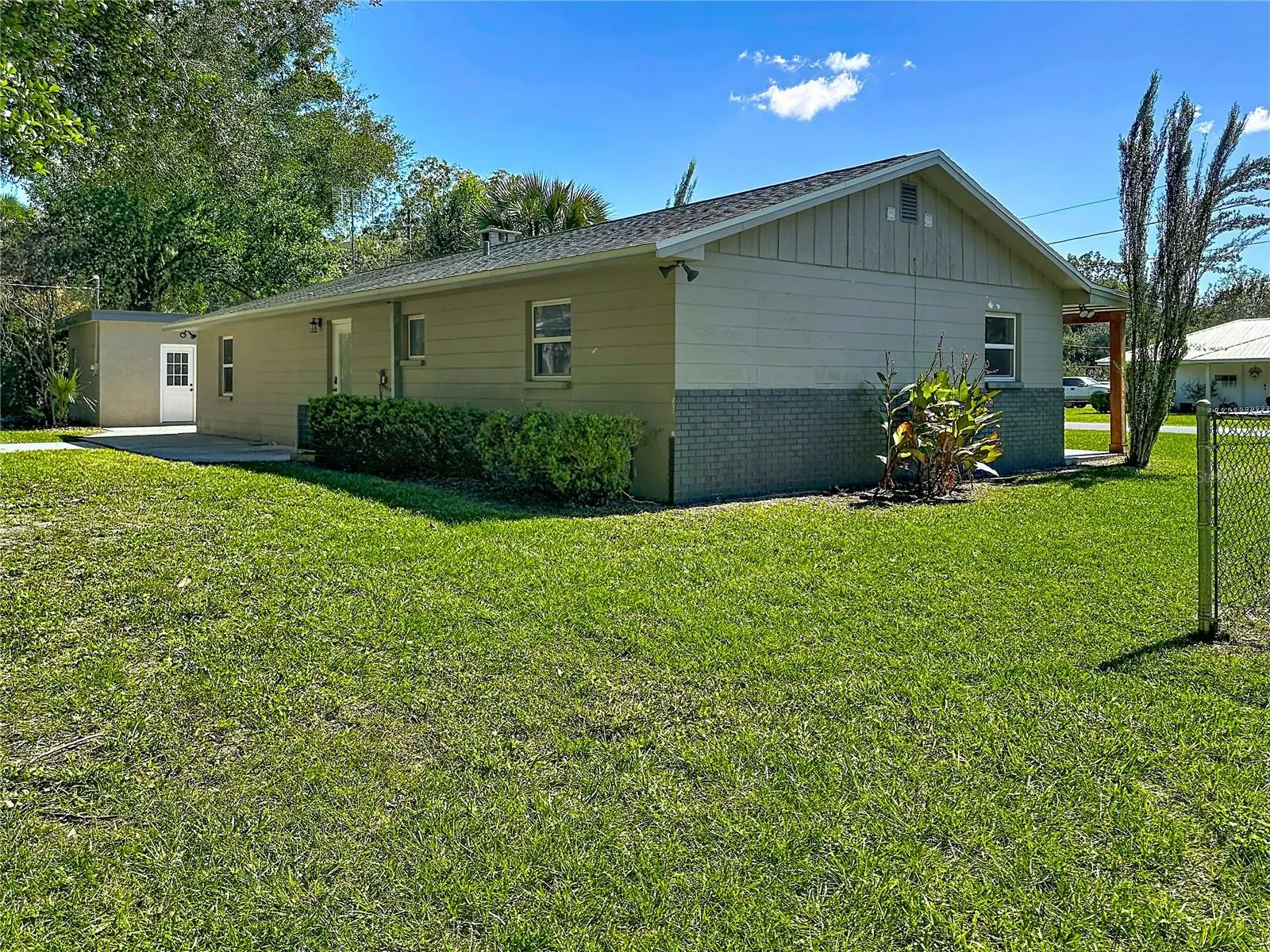 327 NE 6TH AVE