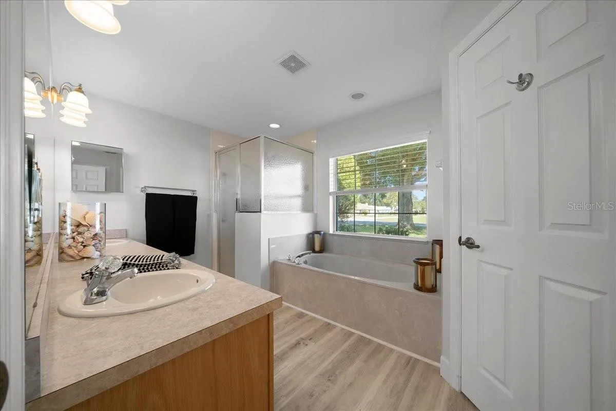 5048 NW 32ND PL