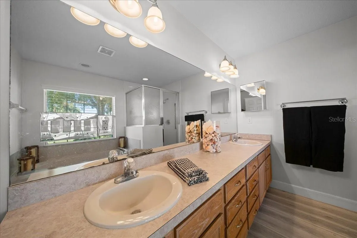 5048 NW 32ND PL