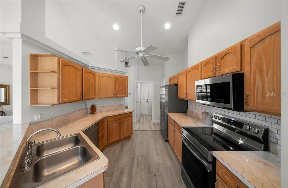 5048 NW 32ND PL
