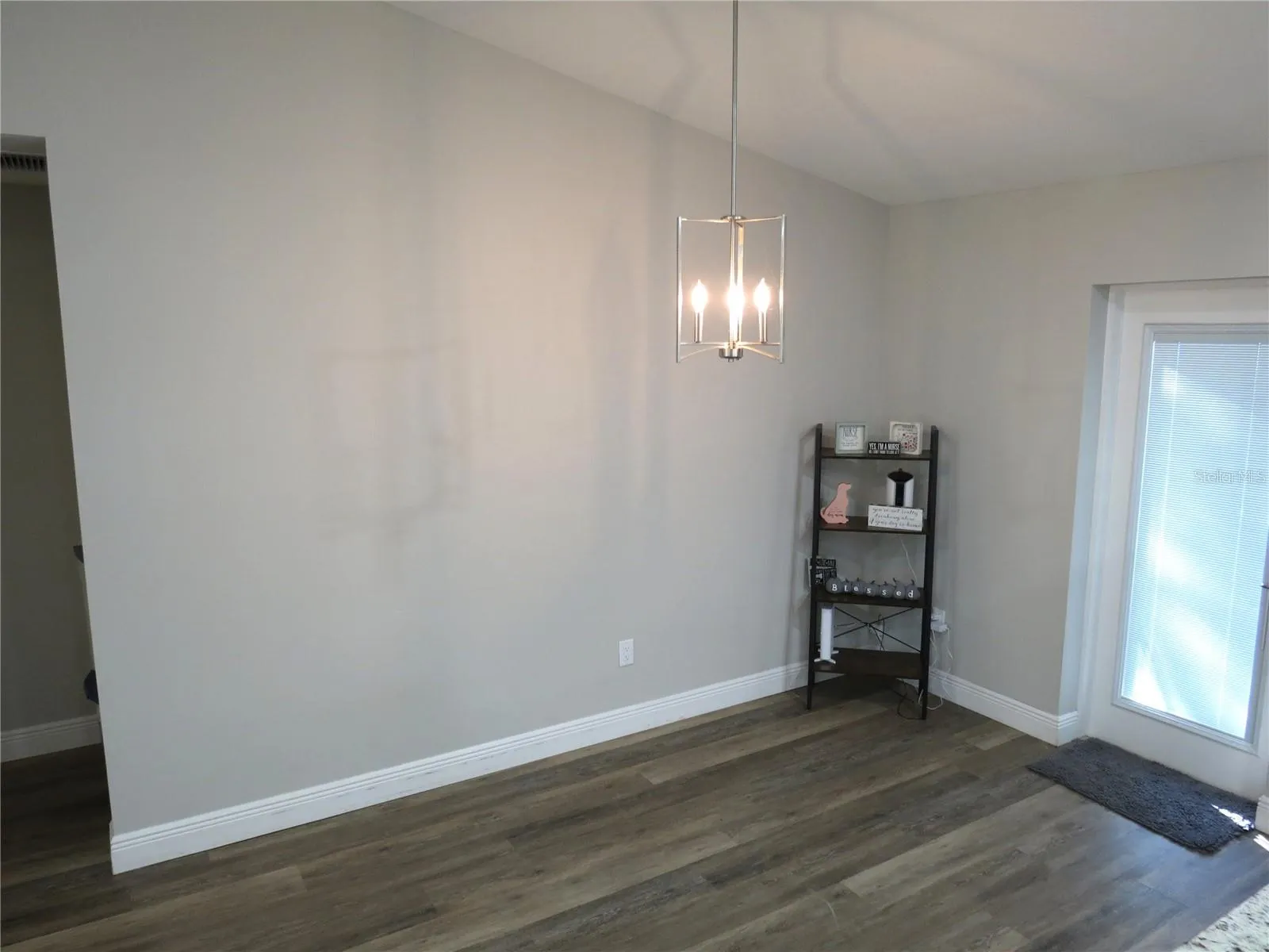 2300 W WAVECREST DR